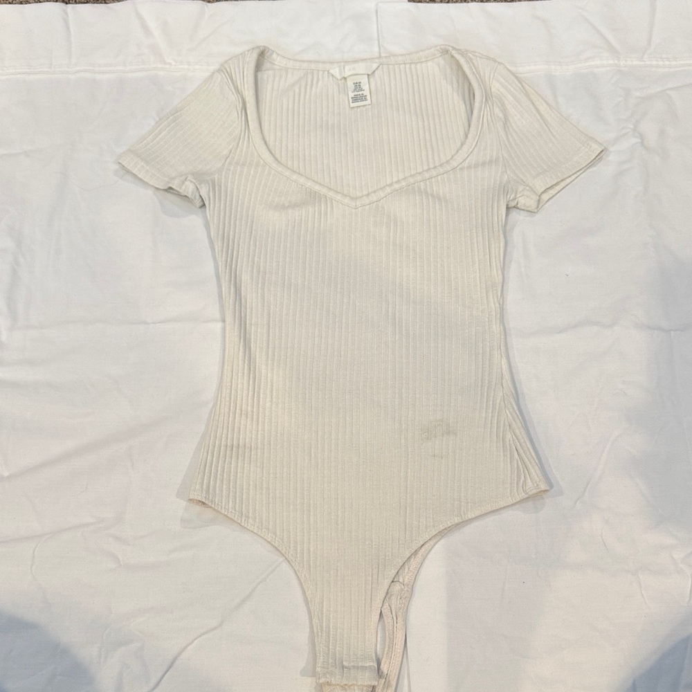 H&M Off-White Ribbed Bodysuit